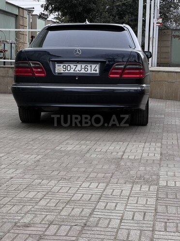 Mercedes E 240 1999, 300,000 km - 2.4 l - Masallı