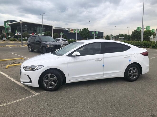 Hyundai Avante 2018, 100,000 km - 1.6 l - Bakı