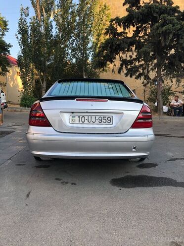 Mercedes E 320 2003, 273,915 km - 3.2 l - Bakı
