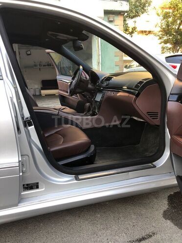 Mercedes E 320 2003, 273,915 km - 3.2 l - Bakı