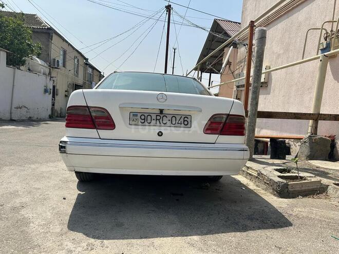 Mercedes E 220 2000, 450,000 km - 2.2 l - Bakı