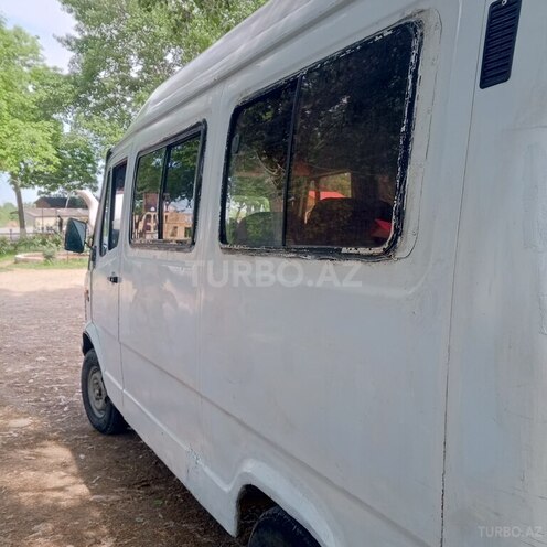 Mercedes 208 D 1994, 300,000 km - 2.3 л - Şabran
