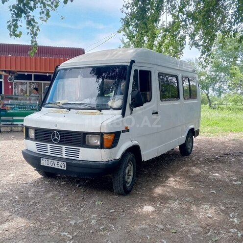 Mercedes 208 D 1994, 300,000 km - 2.3 л - Şabran