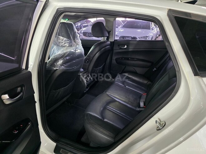 Kia K5-12