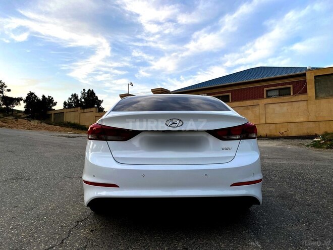 Hyundai Avante 2015, 200,000 km - 1.6 л - Bakı
