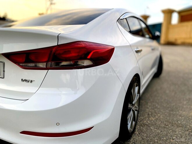 Hyundai Avante 2015, 200,000 km - 1.6 л - Bakı