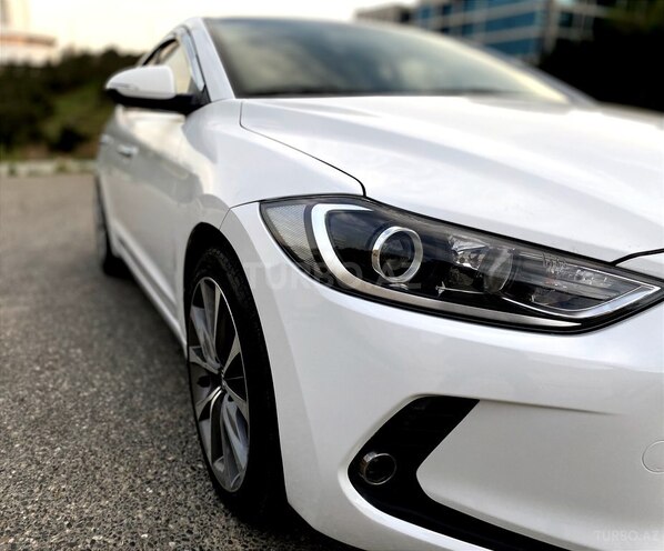 Hyundai Avante 2015, 200,000 km - 1.6 л - Bakı