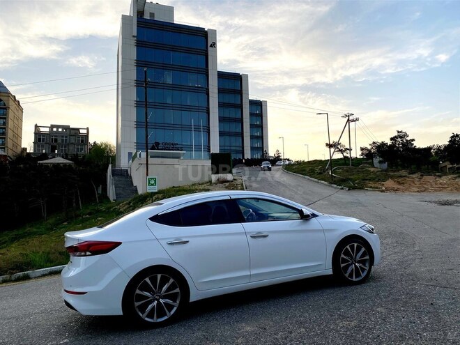 Hyundai Avante 2015, 200,000 km - 1.6 л - Bakı