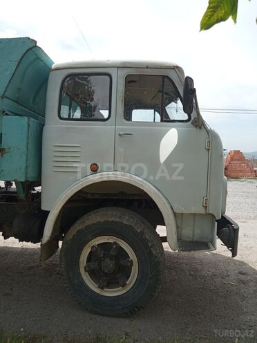 MAZ 5549 1990, 300,000 km - 11.0 l - Şəki