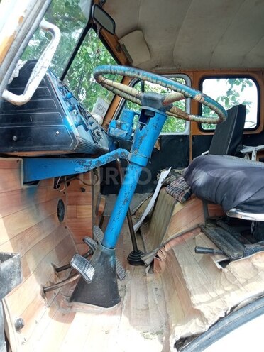 MAZ 5549 1990, 300,000 km - 11.0 l - Şəki