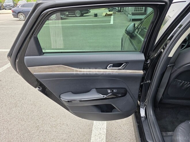 Kia K5-17