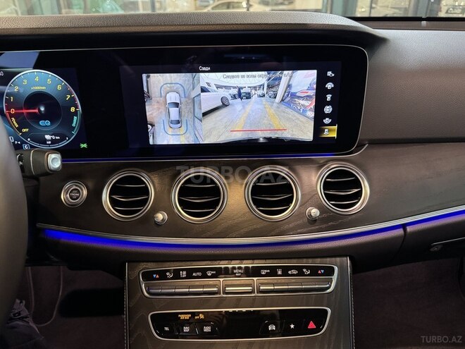 Mercedes E 300 e 4MATIC-16
