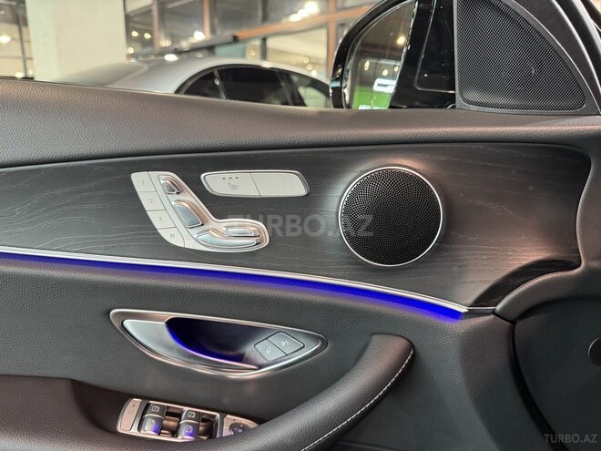Mercedes E 300 e 4MATIC-15
