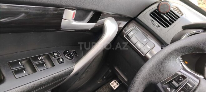 Kia Sorento 2010, 365,000 km - 2.0 l - Qusar