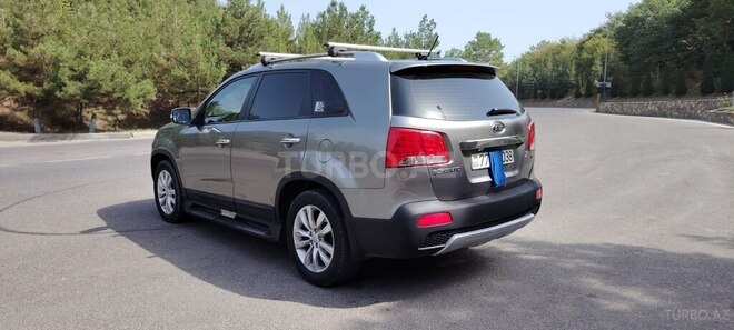 Kia Sorento 2010, 365,000 km - 2.0 l - Qusar