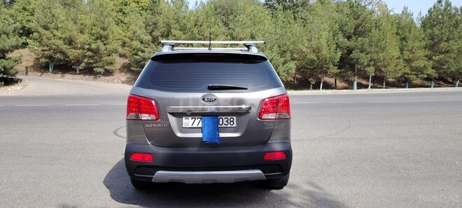 Kia Sorento 2010, 365,000 km - 2.0 l - Qusar