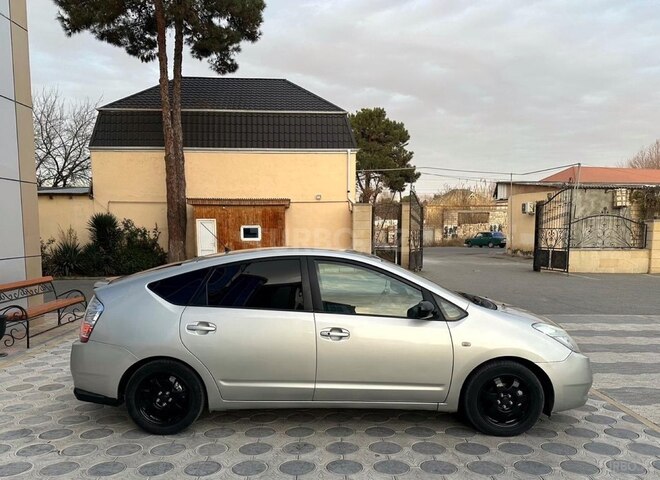 Toyota Prius-7
