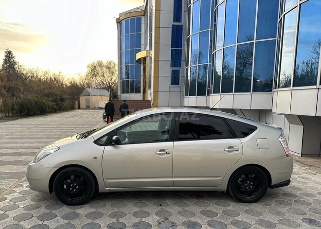 Toyota Prius-8