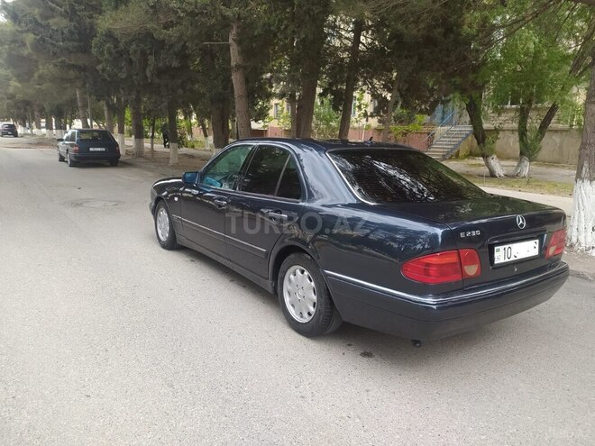 Mercedes E 230 1997, 42,222 km - 2.3 l - Sumqayıt