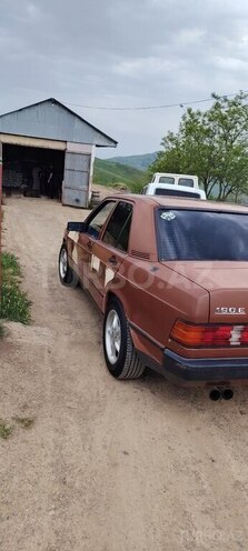 Mercedes 190 1983, 297,536 km - 2.0 l - Yardımlı