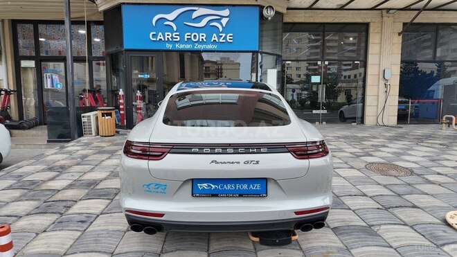 Porsche Panamera 4S-9