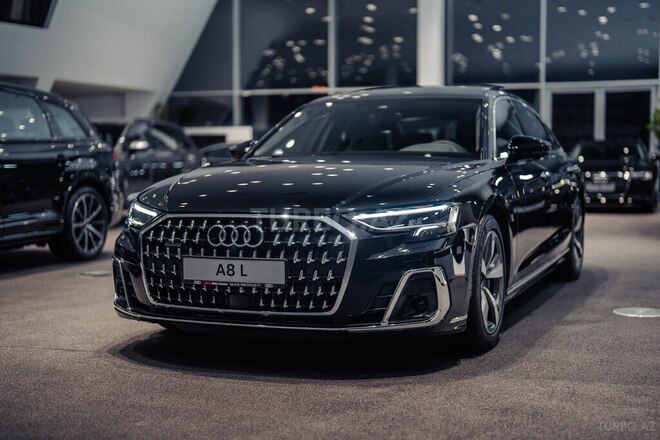 Audi A8-1