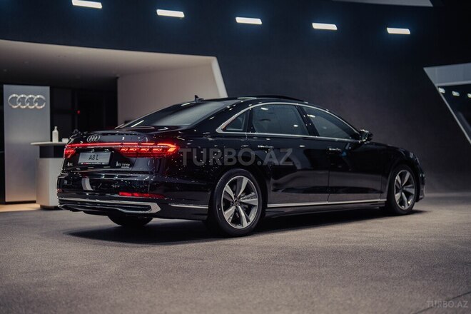 Audi A8-4