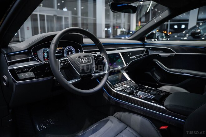 Audi A8-7