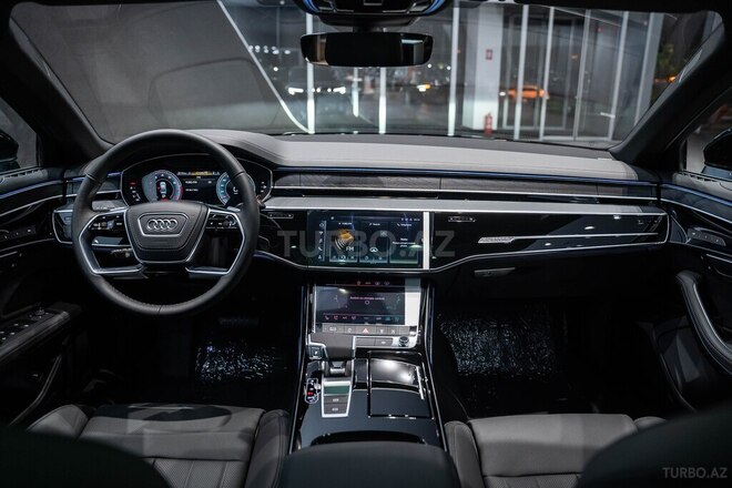 Audi A8-11