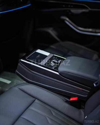 Audi A8-14