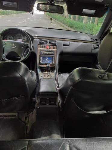 Mercedes E 220 d 2001, 499,999 km - 2.2 л - Bakı