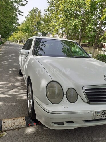 Mercedes E 220 d 2001, 499,999 km - 2.2 л - Bakı