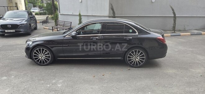 Mercedes C 220 d 2017, 93,500 km - 2.1 l - Bakı
