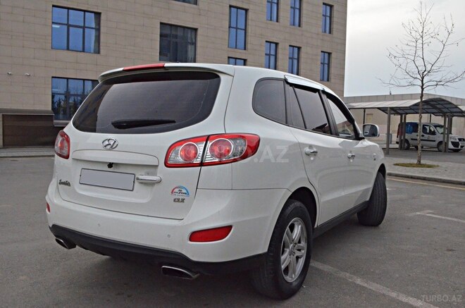 Hyundai Santa Fe 2010, 205,000 km - 2.0 л - Quba