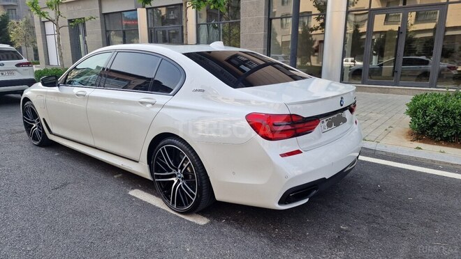 BMW  2018, 65,000 km - 2.0 l - Bakı