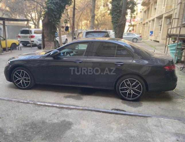 Mercedes E 300 e 4MATIC 2023, 44,270 km - 2.0 l - Bakı