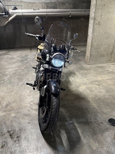 Royal Enfield Super Meteor 650 2024, 2,500 km - 0.6 l - Bakı