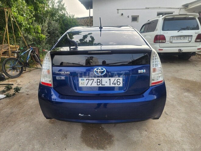 Toyota Prius-5