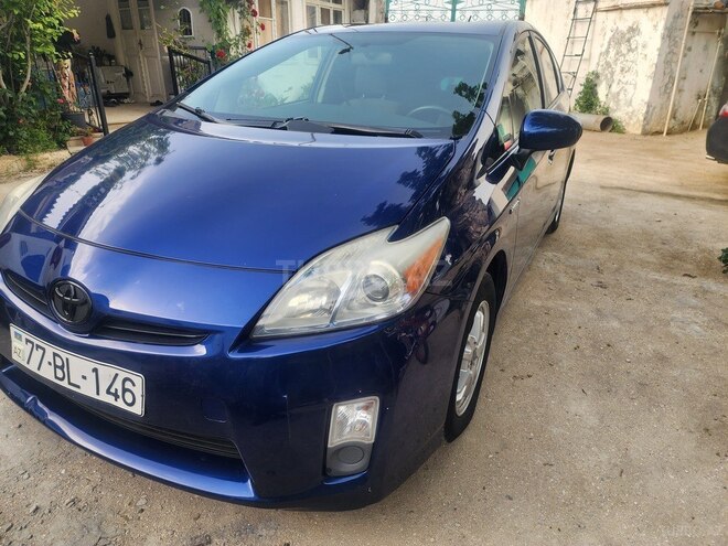 Toyota Prius-2