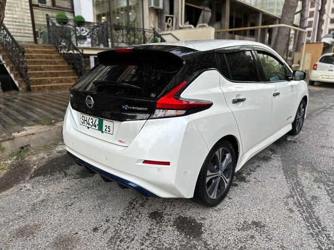 Nissan Leaf 2019, 99,999 km - 0.0 l - Bakı