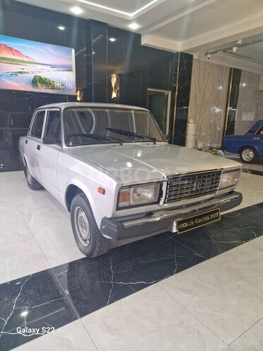 LADA (VAZ) 2107-1