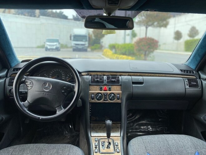 Mercedes E 200 1999, 200,000 km - 2.0 l - Bakı