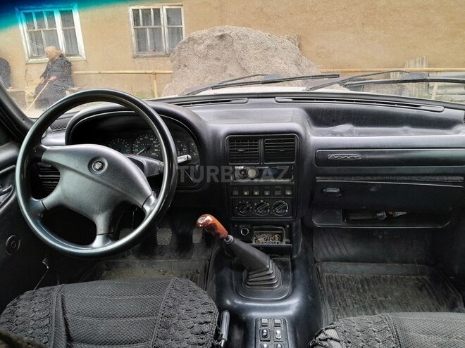 GAZ 3110 2005, 281,000 km - 2.3 l - Qusar