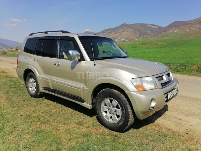 Mitsubishi Pajero 2004, 302,456 km - 3.0 l - Yardımlı