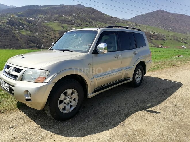 Mitsubishi Pajero 2004, 302,456 km - 3.0 l - Yardımlı