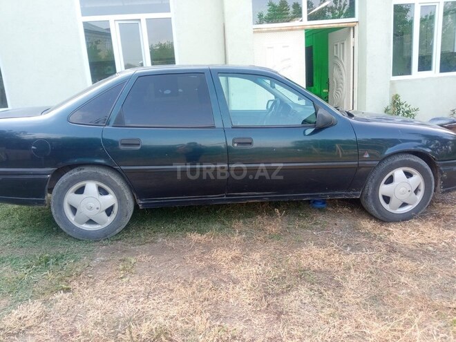 Opel Vectra 1994, 144,771 km - 2.0 l - Tovuz