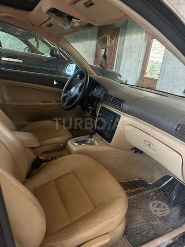 Volkswagen Passat 2003, 328,561 km - 1.8 l - Şəmkir