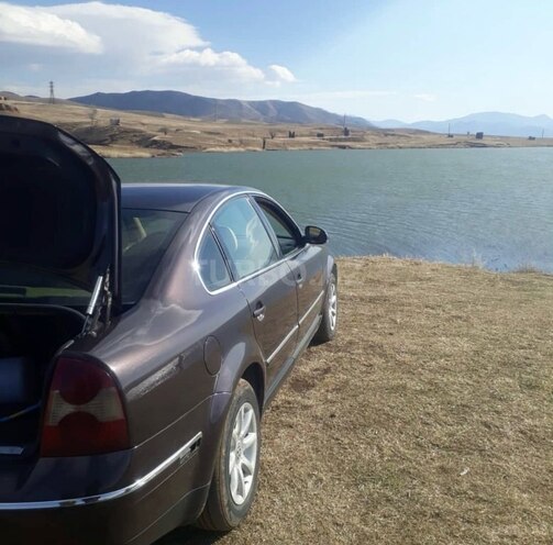 Volkswagen Passat 2003, 328,561 km - 1.8 l - Şəmkir