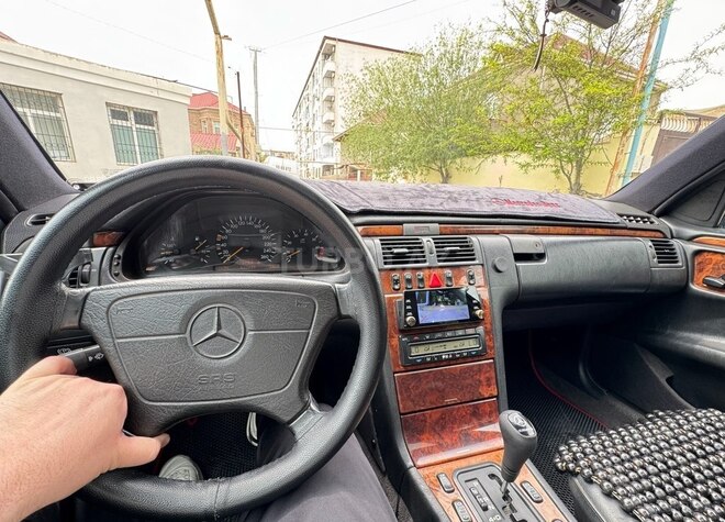Mercedes E 280 1998, 90,000 km - 2.8 l - Bakı