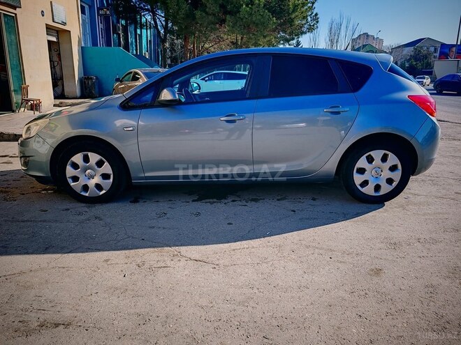 Opel Astra 2011, 190,000 km - 1.4 l - Sumqayıt